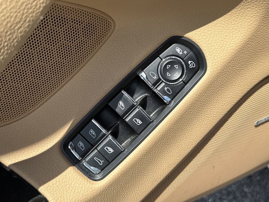 Used 2014 Porsche Panamera S RWD image 11