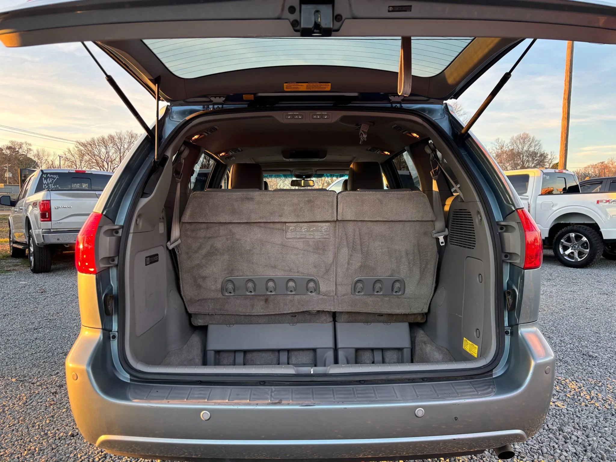 Used 2009 Toyota Sienna XLE image 11