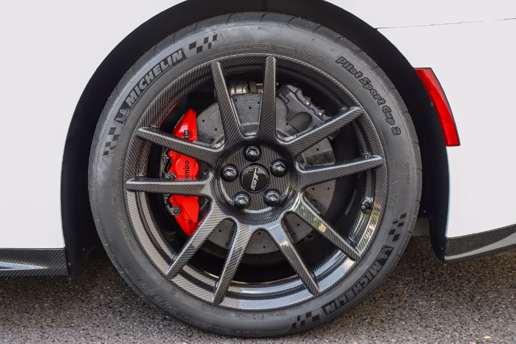 Used 2017 Ford GT RWD image 30