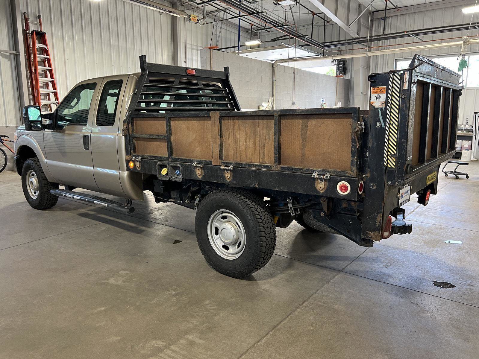 Used 2011 Ford F250 XL w/ PWR Equipment Group AWD/4WD image 3