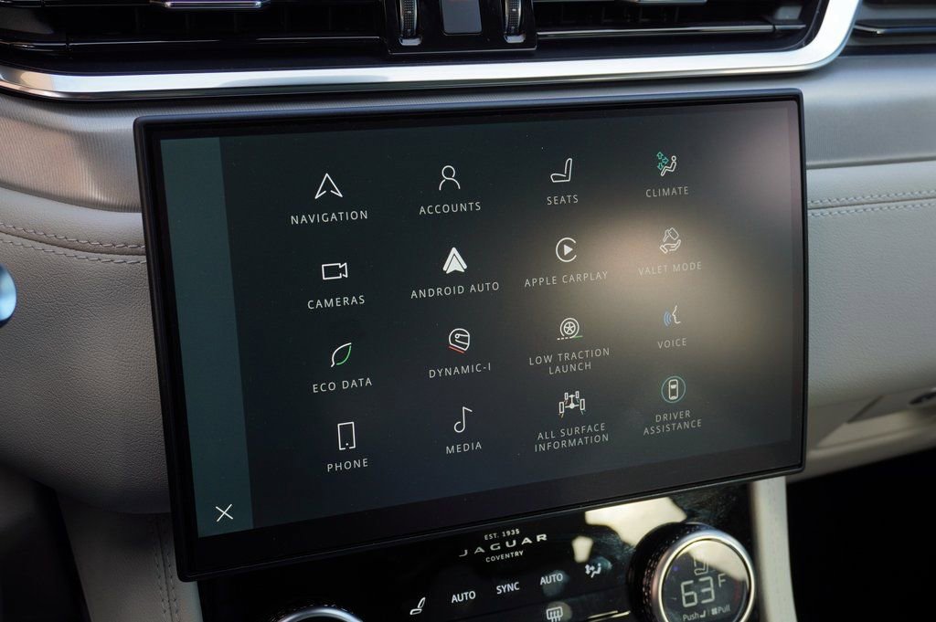 Used 2025 Jaguar F-PACE R-Dynamic S AWD/4WD image 19