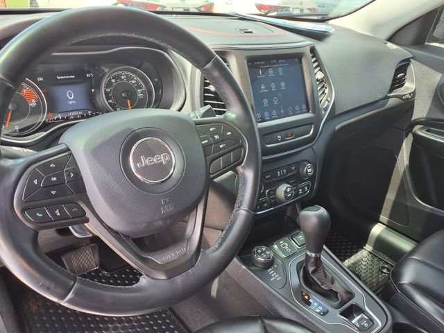 Used 2020 Jeep Cherokee Trailhawk AWD/4WD image 4