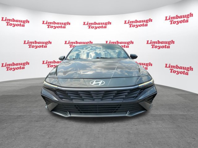 Used 2025 Hyundai Elantra Sport FWD image 19