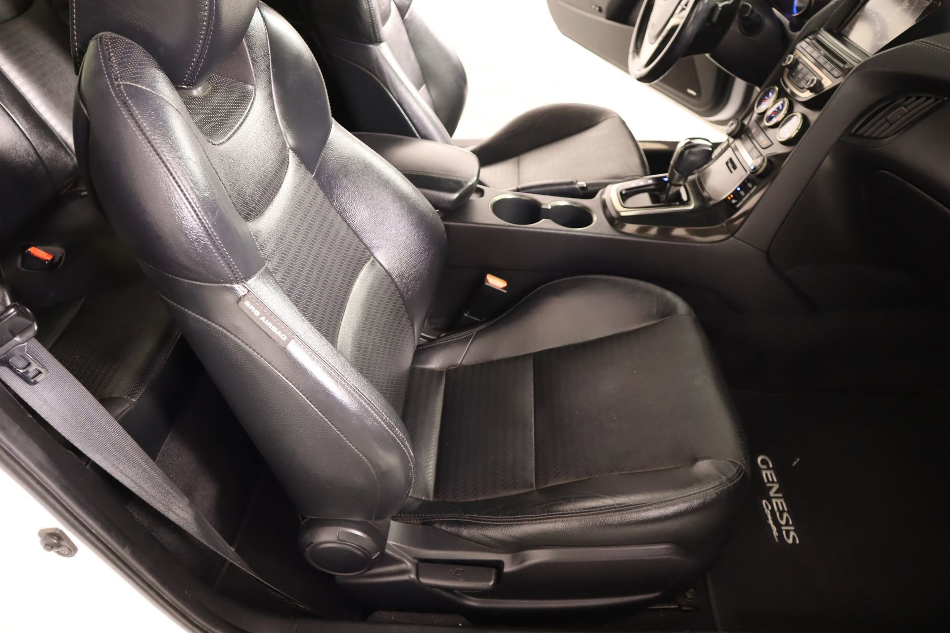 Used 2013 Hyundai Genesis 3.8 image 13