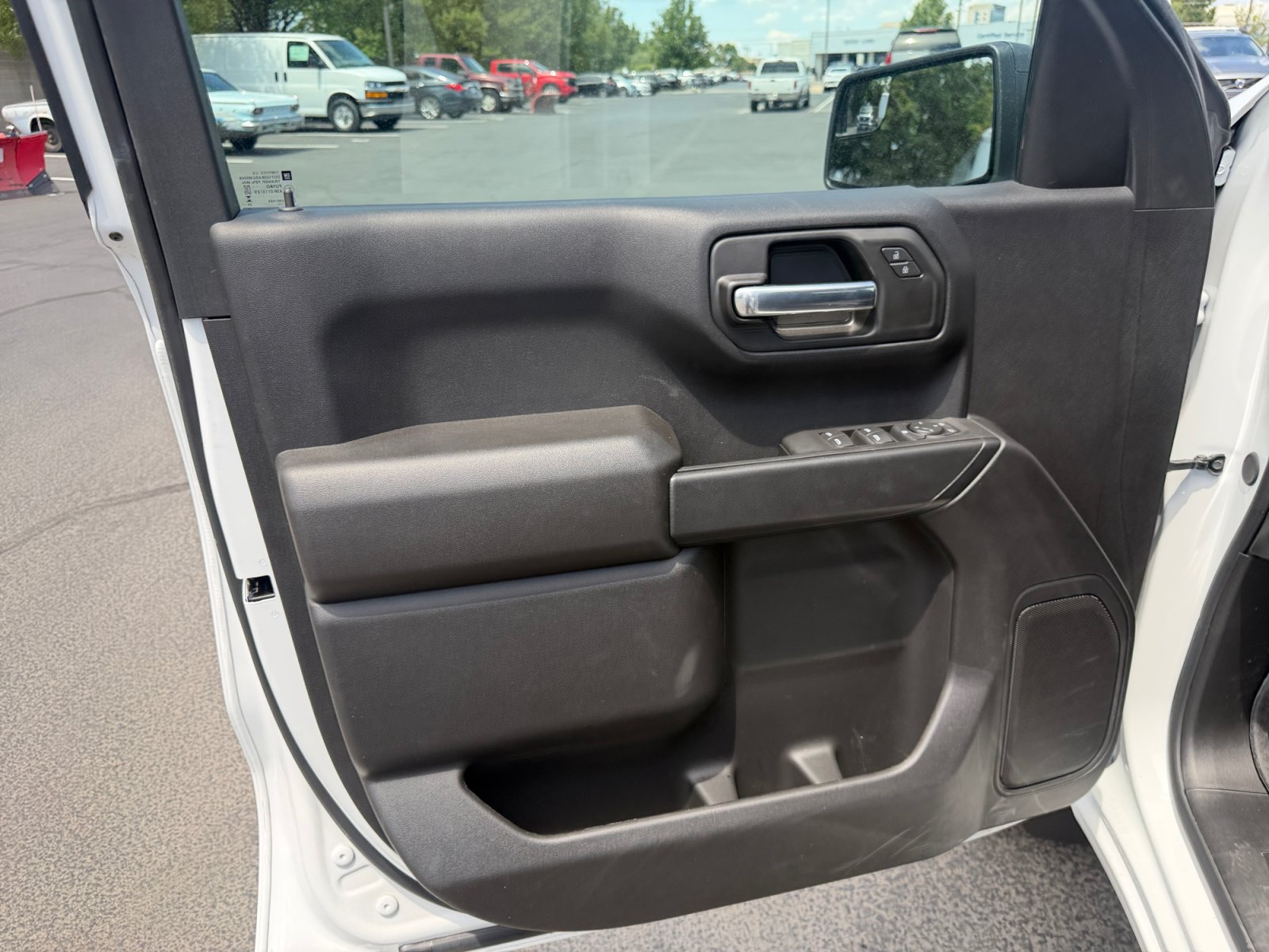 New 2026 Chevrolet Silverado 1500 Custom w/ LPO, Dark Essentials Package AWD/4WD image 19