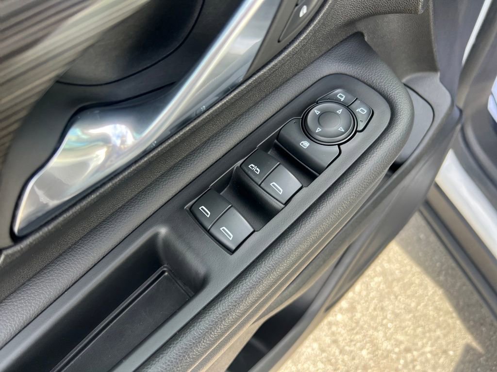 Used 2023 GMC Terrain SLE w/ Driver Convenience Package image 12