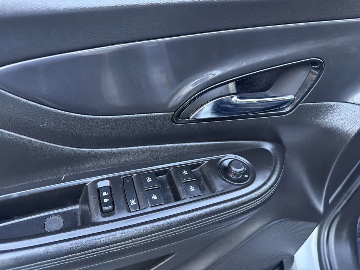 Used 2018 Buick Encore Preferred image 32