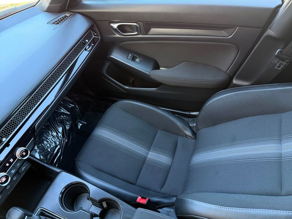 Used 2025 Honda Civic Sport image 17