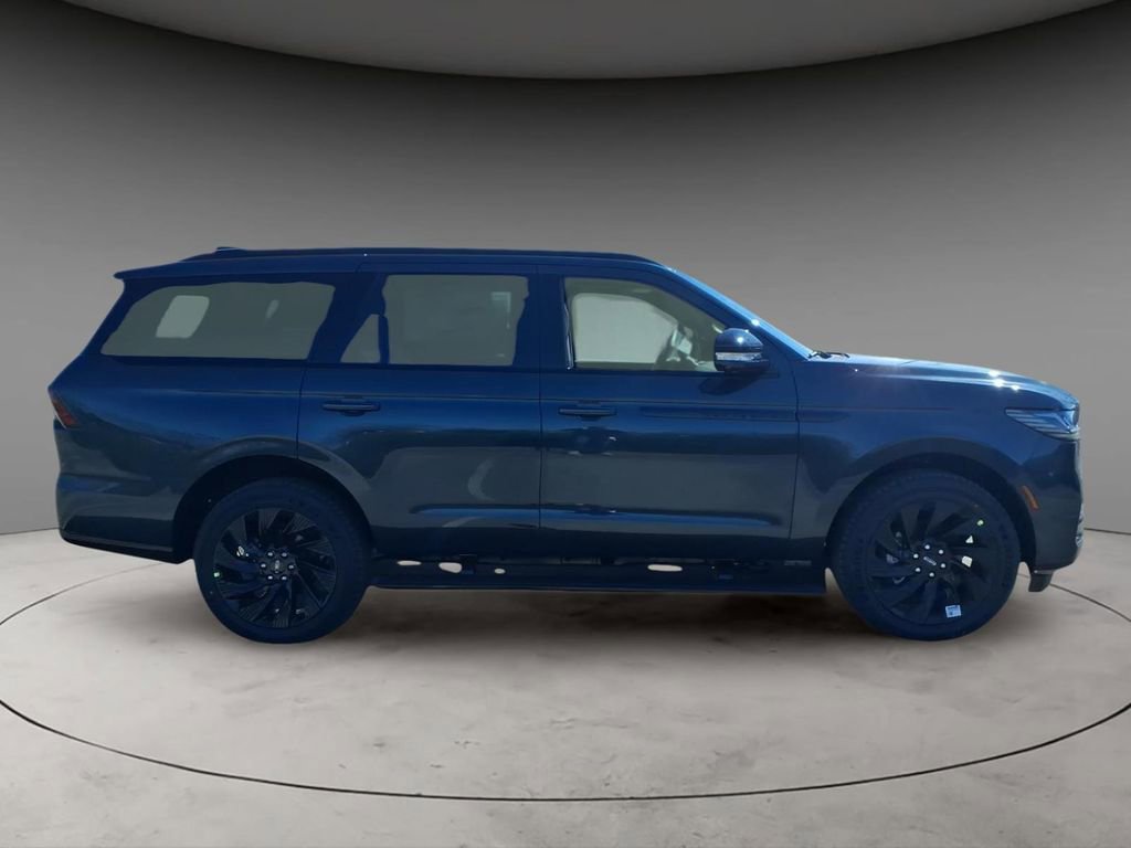 New 2026 Lincoln Navigator Reserve AWD/4WD image 10