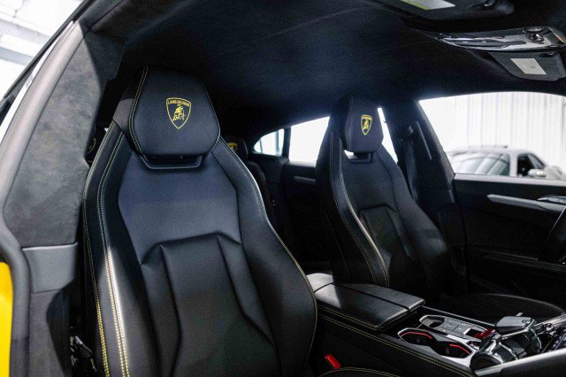 Used 2022 Lamborghini Urus image 37