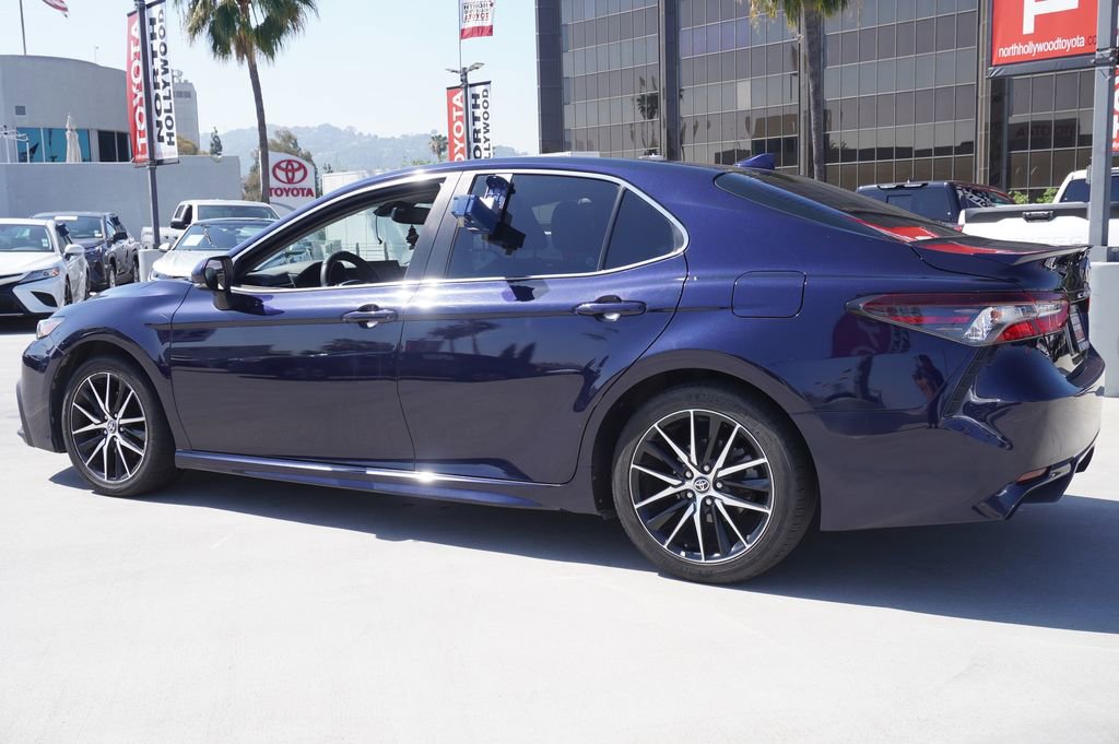 Used 2022 Toyota Camry SE w/ Convenience Package image 9