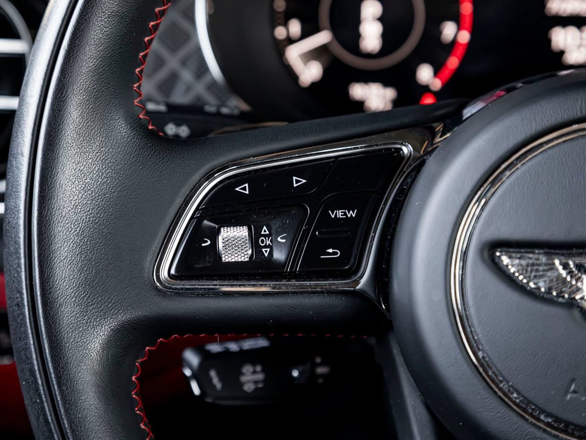 Certified 2025 Bentley Bentayga AWD/4WD image 16