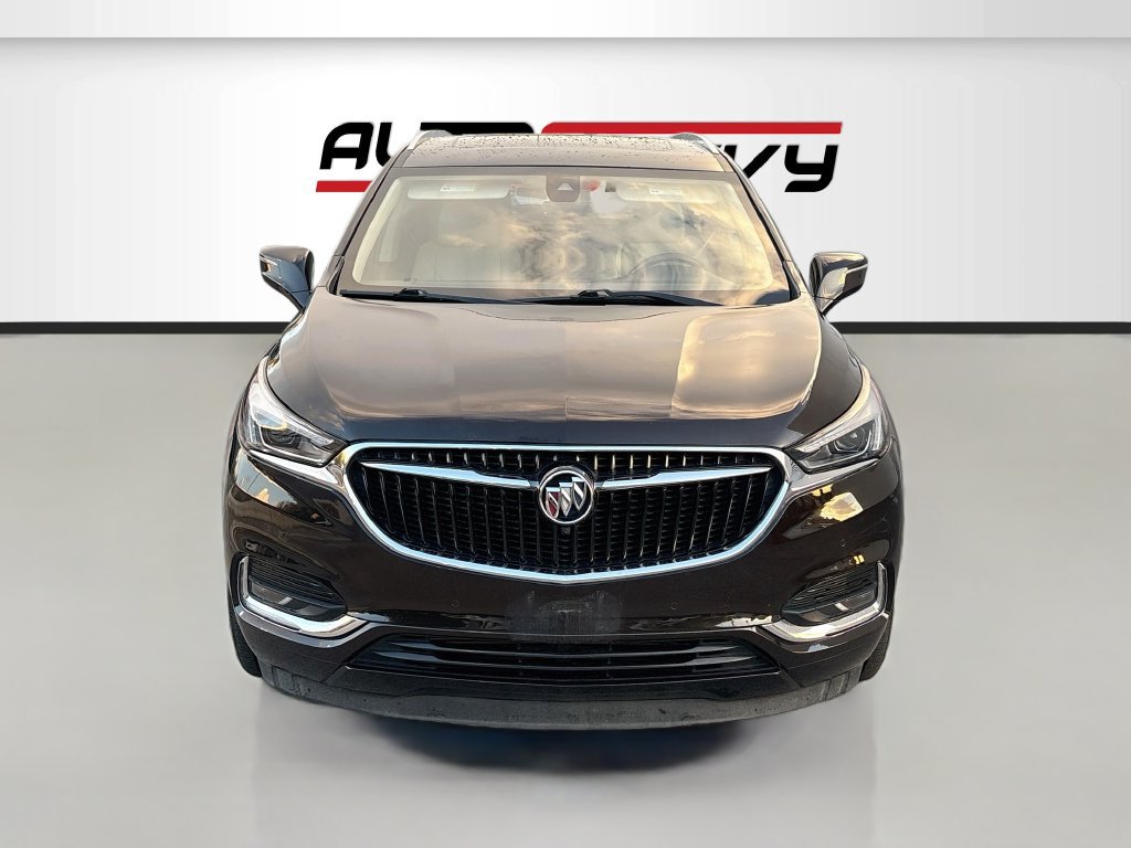 Used 2018 Buick Enclave Premium w/ Experience Buick Package AWD/4WD image 2