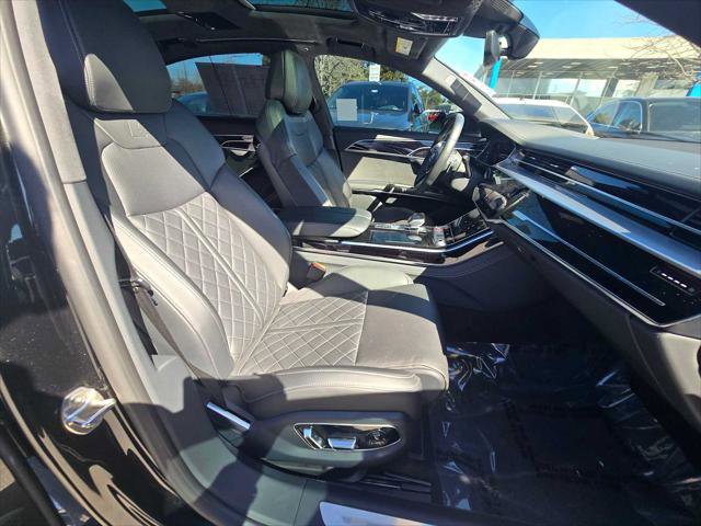 Used 2022 Audi S8 image 11