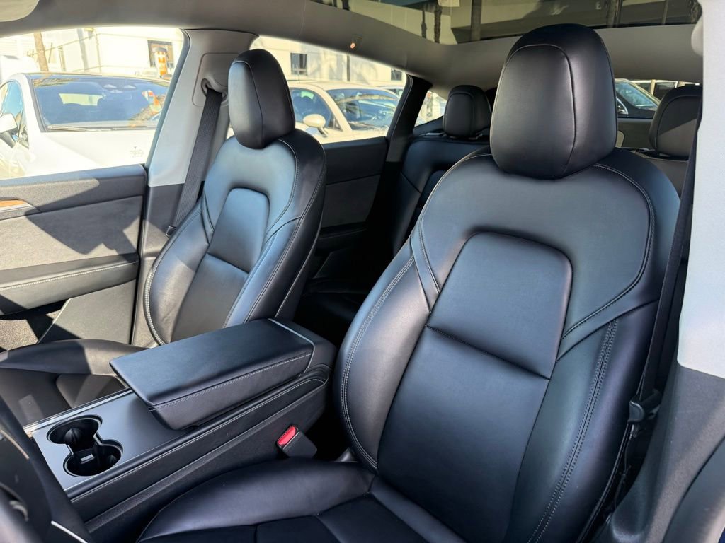 Used 2023 Tesla Model Y Performance image 12
