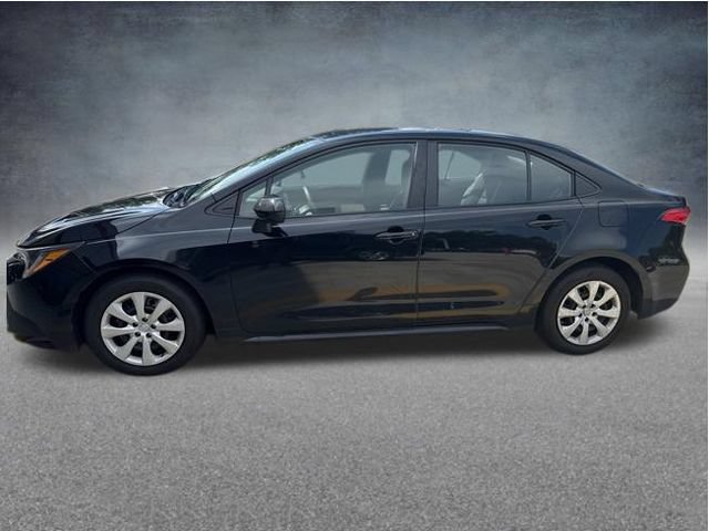 Used 2024 Toyota Corolla LE FWD image 2