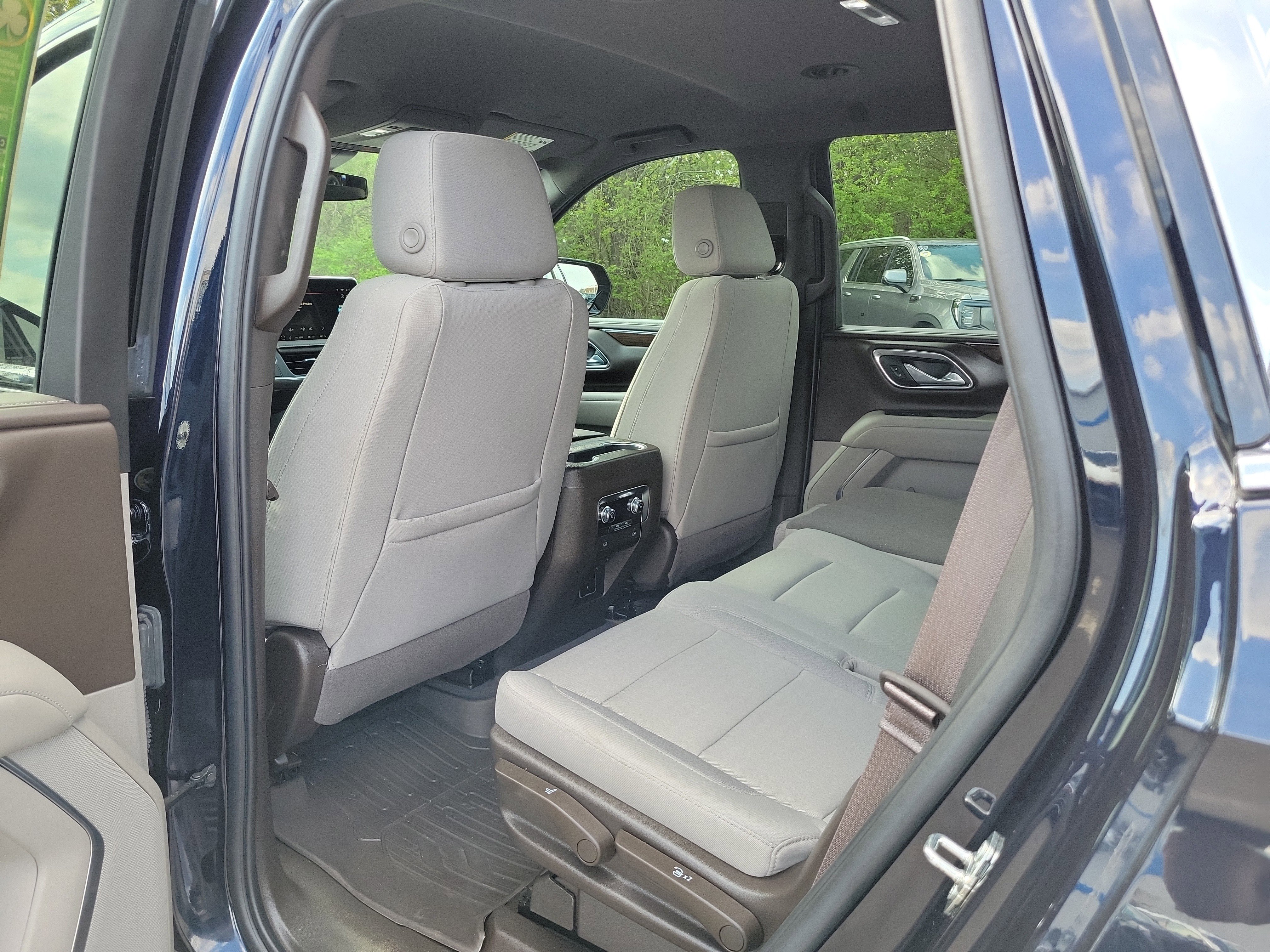 Used 2023 GMC Yukon SLE image 13