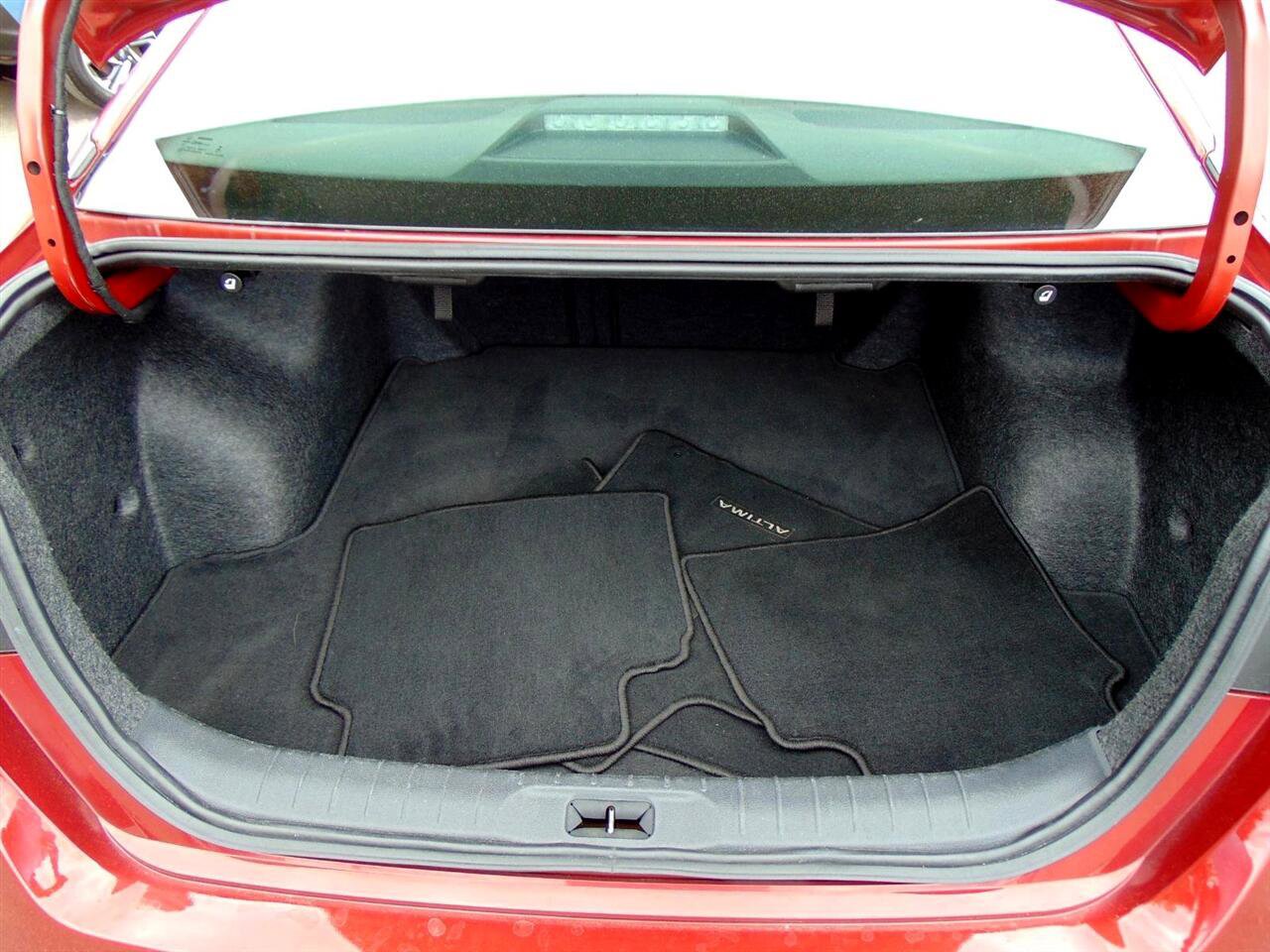 Used 2024 Nissan Altima 2.5 SV image 10