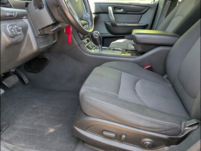 Used 2017 Chevrolet Traverse LT w/ Style and Technology Package image 9