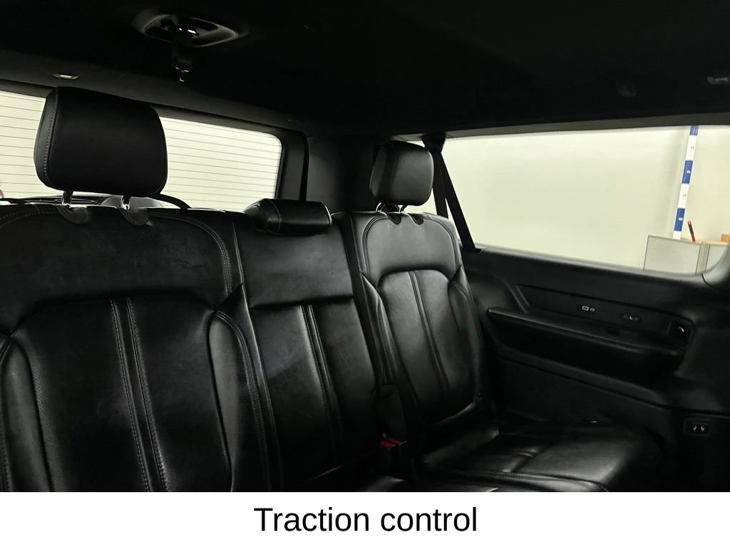 Used 2025 Jeep Wagoneer L Series II w/ 8-pass Seating Package AWD/4WD image 30