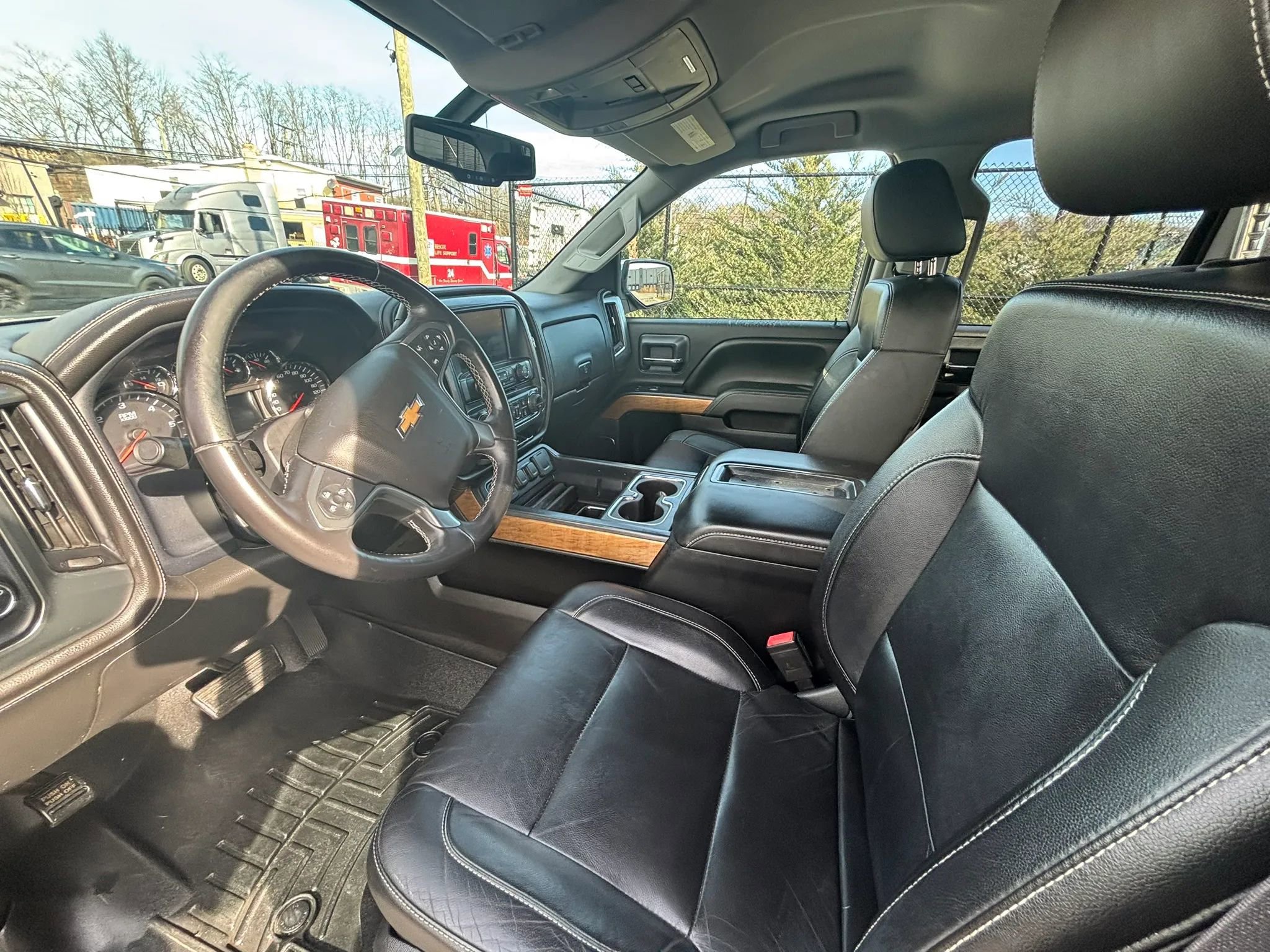 Used 2014 Chevrolet Silverado 1500 LTZ AWD/4WD image 15