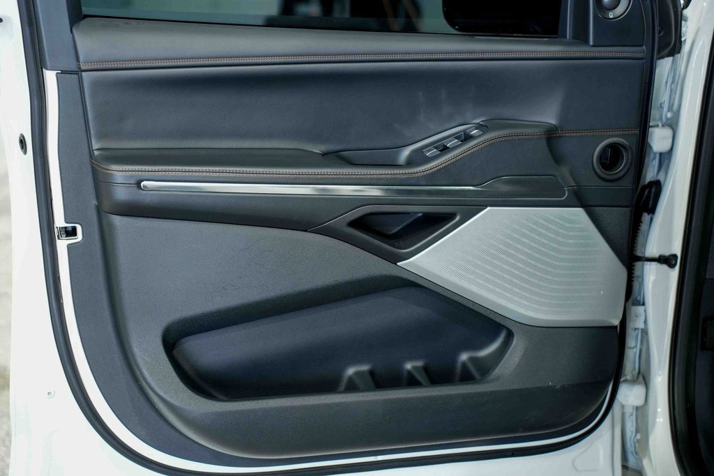 Used 2025 Lincoln Navigator Black Label image 21