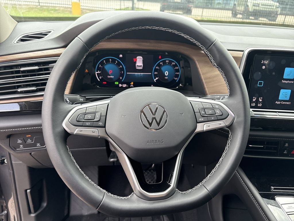 Used 2025 Volkswagen Atlas SE FWD image 13