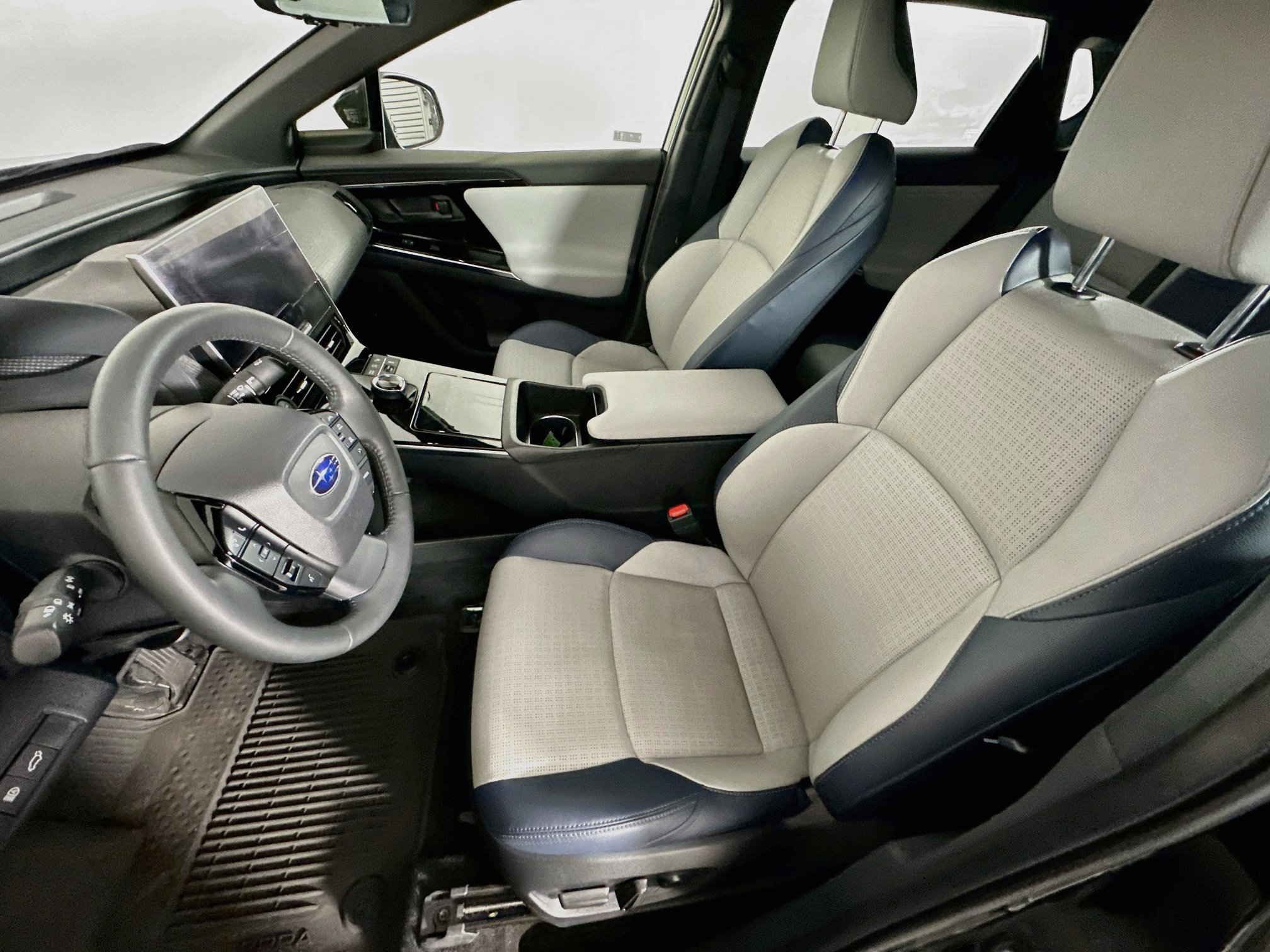 Used 2023 Subaru Solterra AWD image 13