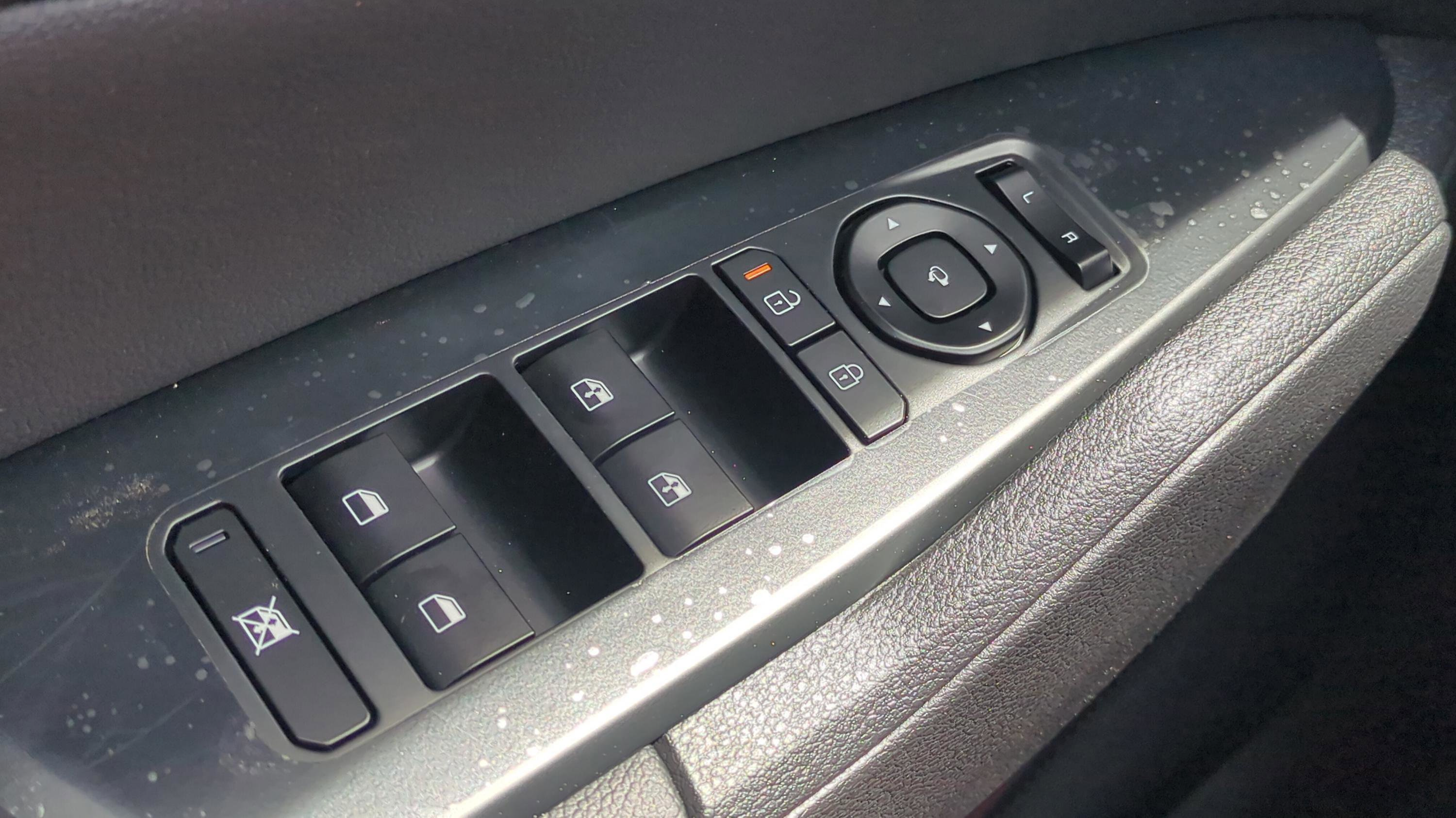 New 2026 Kia Sportage SX AWD/4WD image 22