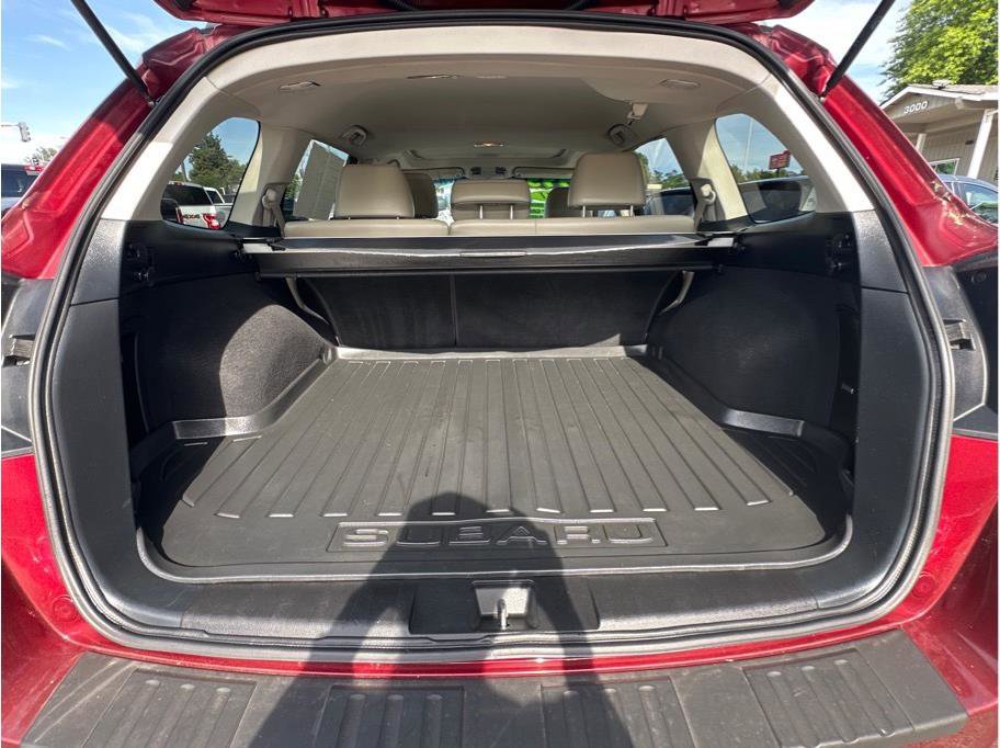 Used 2011 Subaru Outback 2.5i Limited AWD/4WD image 7