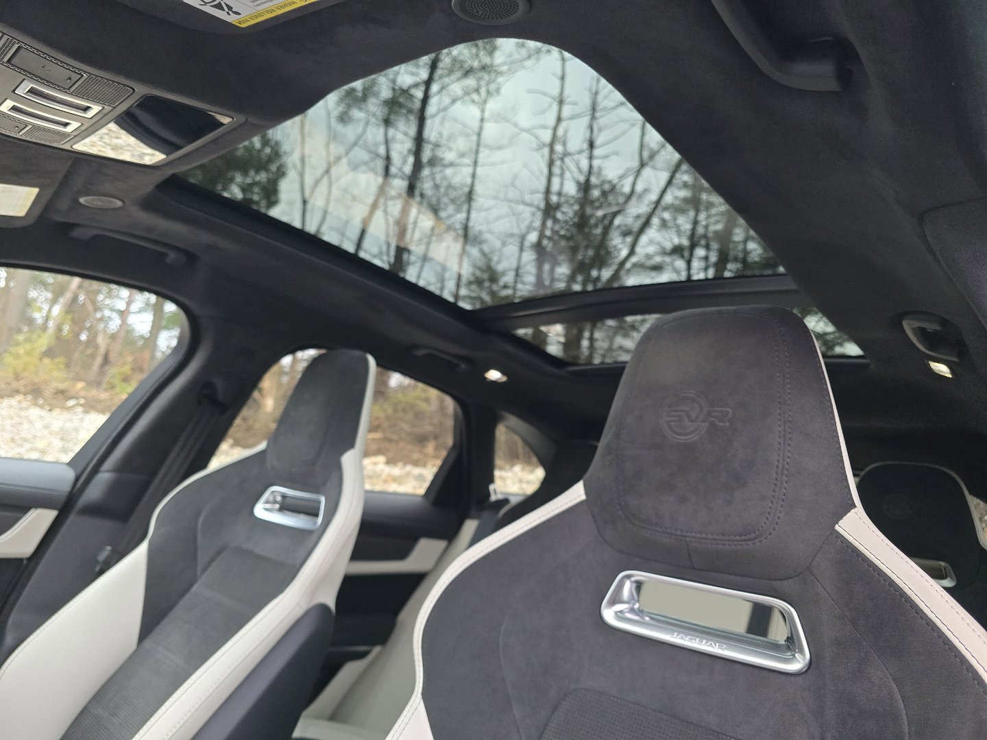 Used 2023 Jaguar F-PACE SVR image 13