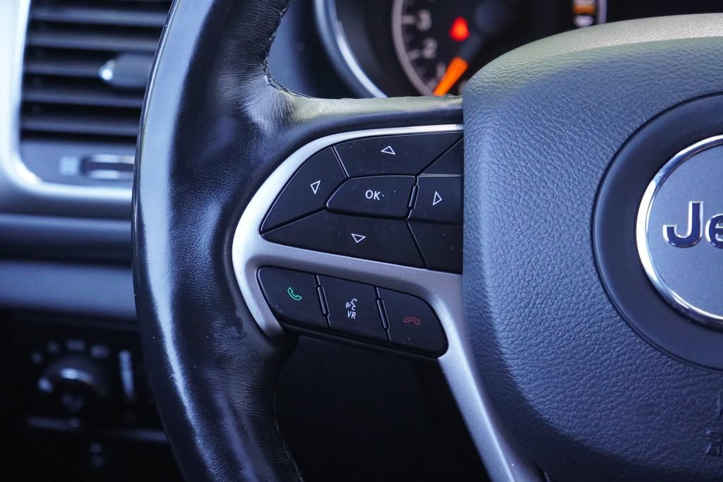 Used 2019 Jeep Grand Cherokee Altitude AWD/4WD image 14