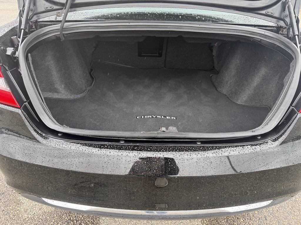 Used 2013 Chrysler 200 Limited FWD image 20