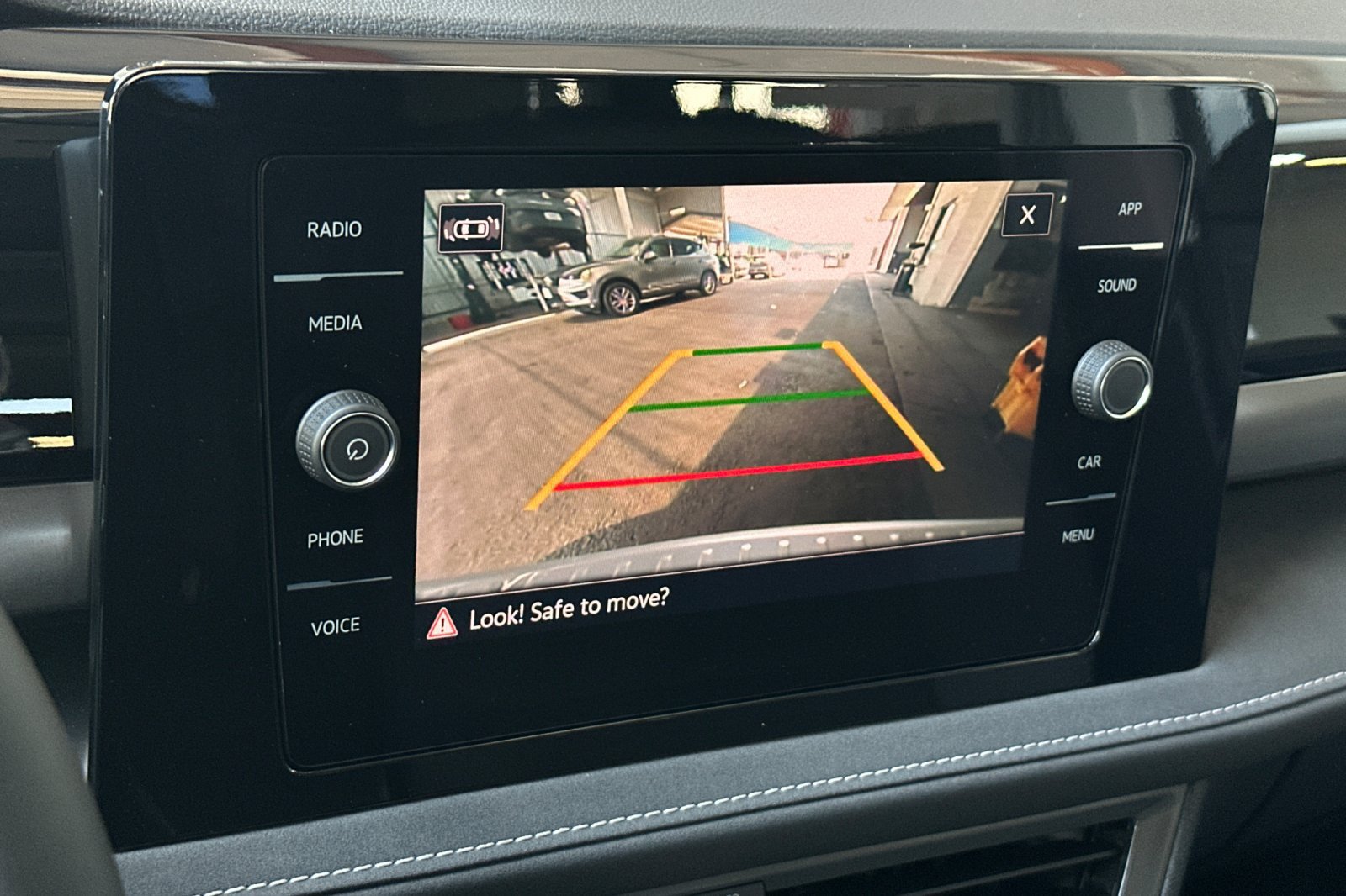 New 2026 Volkswagen Taos SE FWD image 17