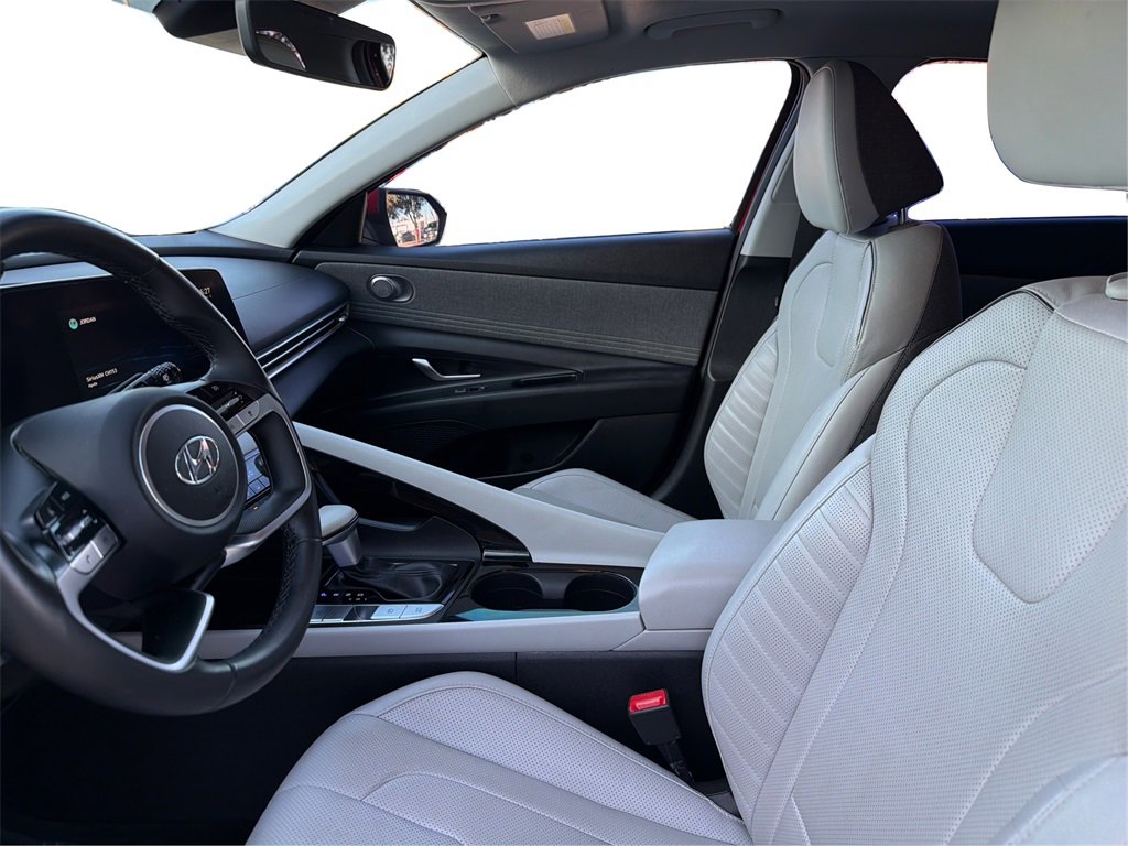 Used 2022 Hyundai Elantra Limited w/ Cargo Package image 10