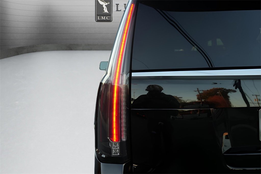 Used 2020 Cadillac Escalade ESV 4WD image 10