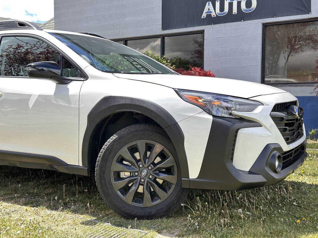 Used 2025 Subaru Outback Onyx Edition XT AWD/4WD image 3