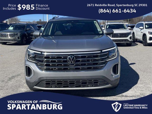 Used 2024 Volkswagen Atlas SE image 2