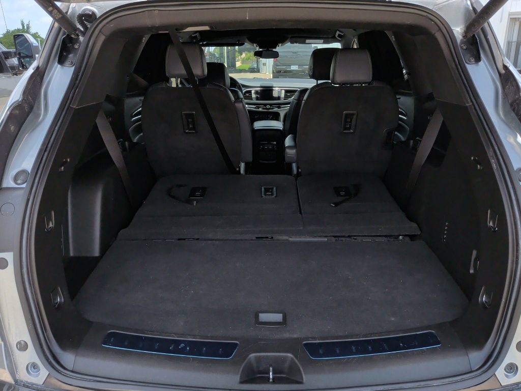 Used 2023 Buick Enclave Essence w/ Sport Touring Edition FWD image 13