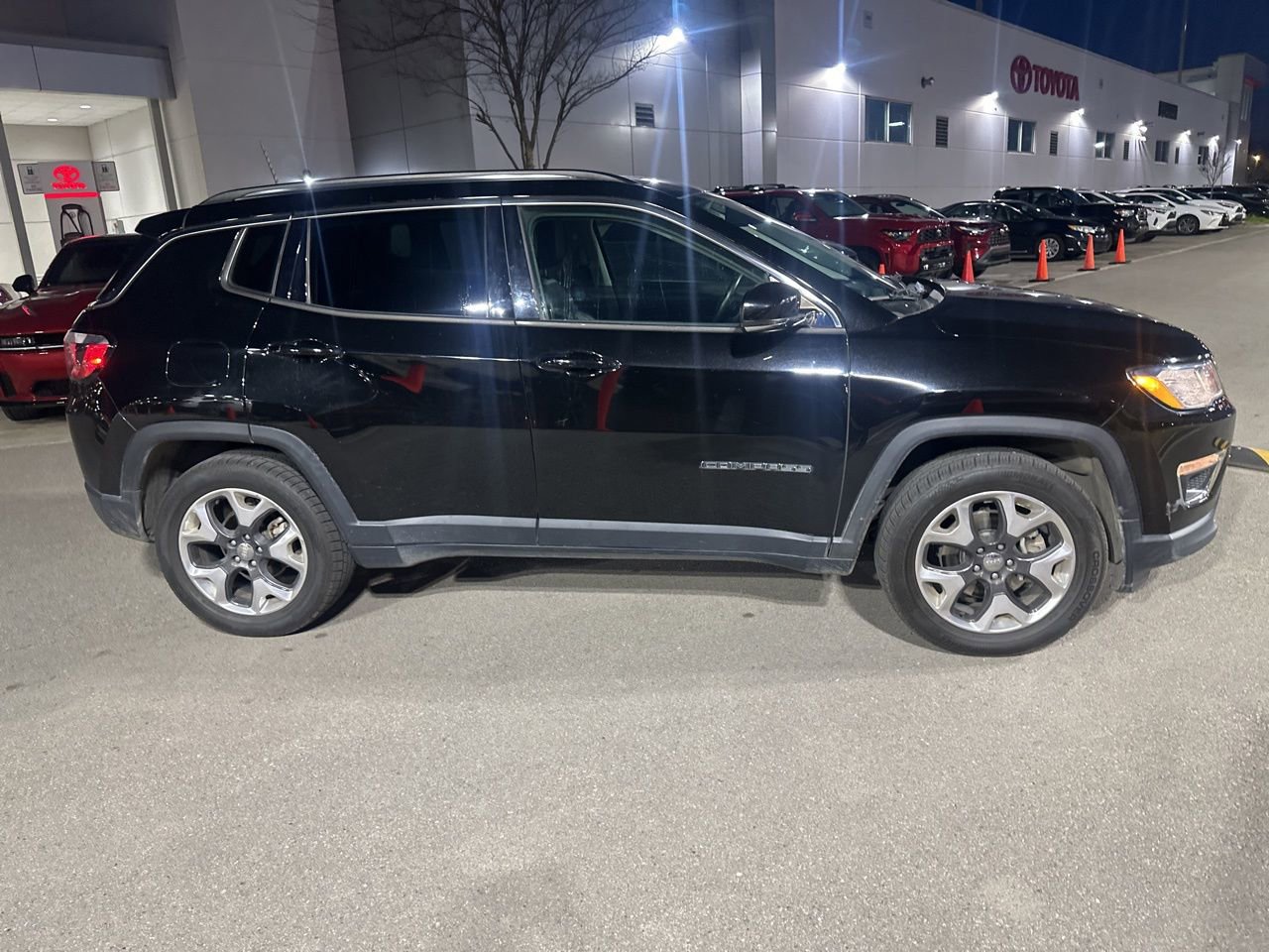 Used 2019 Jeep Compass Limited w/ Safety & Security Group image 4