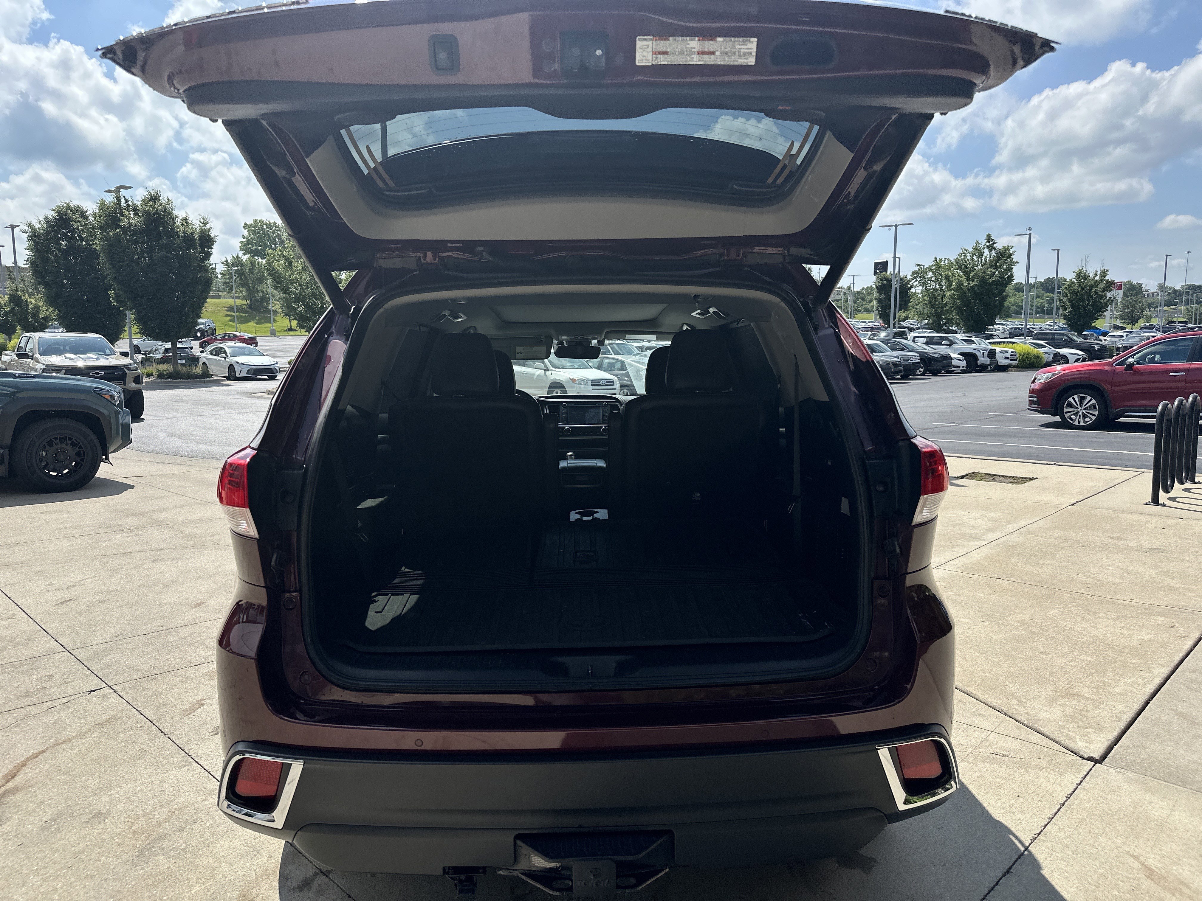 Used 2017 Toyota Highlander Limited Platinum AWD/4WD image 29