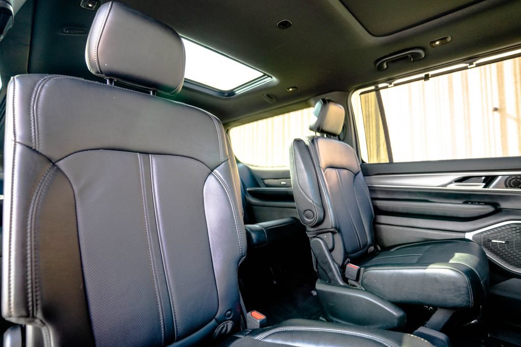 Used 2024 Jeep Wagoneer Series II w/ Convenience Group I AWD/4WD image 40