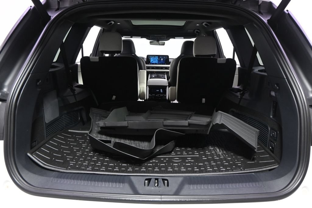 New 2026 Lincoln Aviator Black Label w/ Jet Appearance Package AWD/4WD image 19