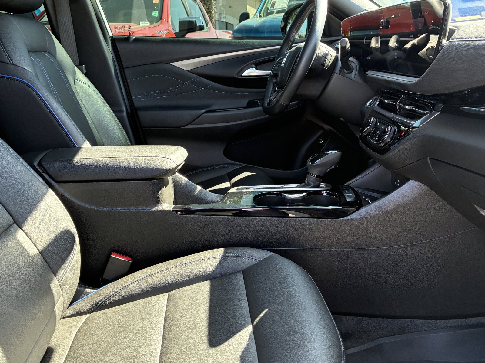 Used 2025 Buick Envista Sport Touring w/ Convenience I Package FWD image 8