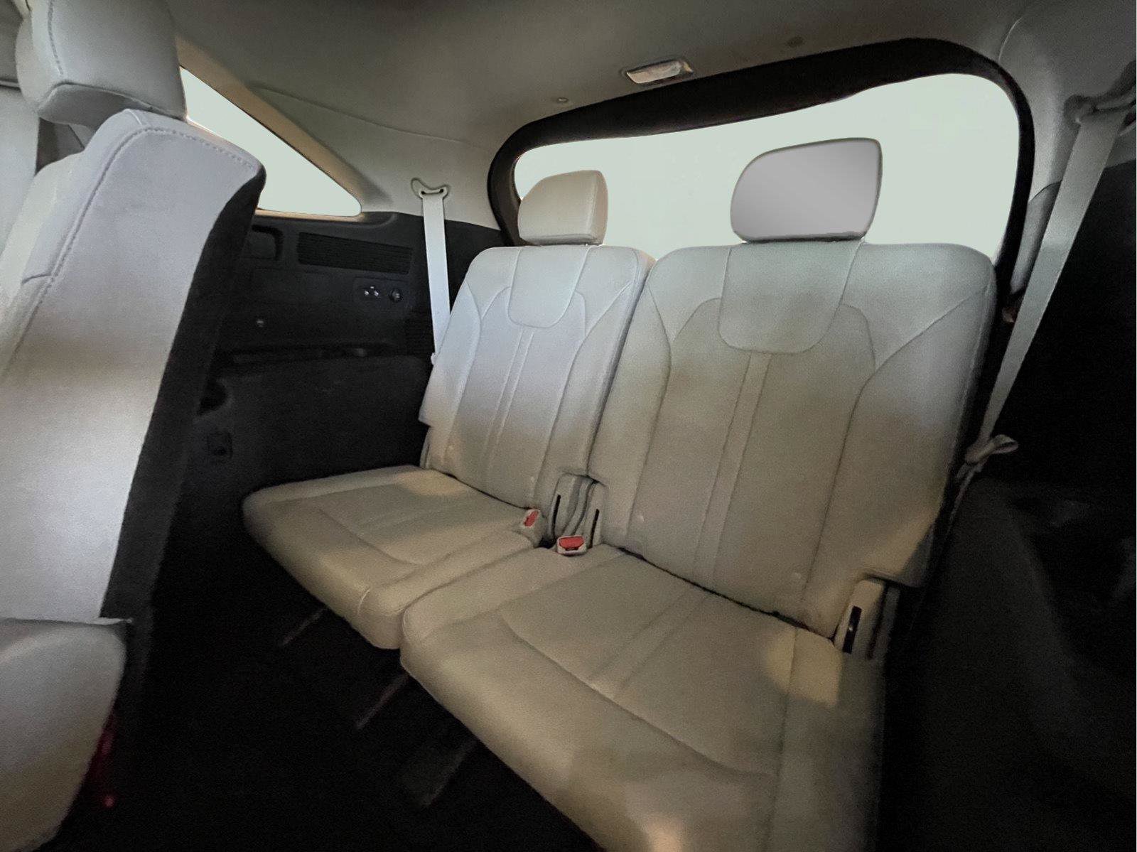 Used 2023 Kia Sorento S w/ Panoramic Sunroof Package FWD image 16