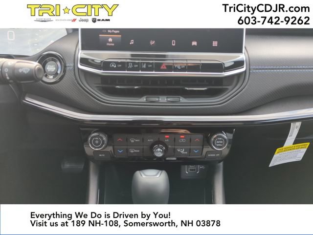 New 2025 Jeep Compass Limited w/ Sun & Sound Group image 17