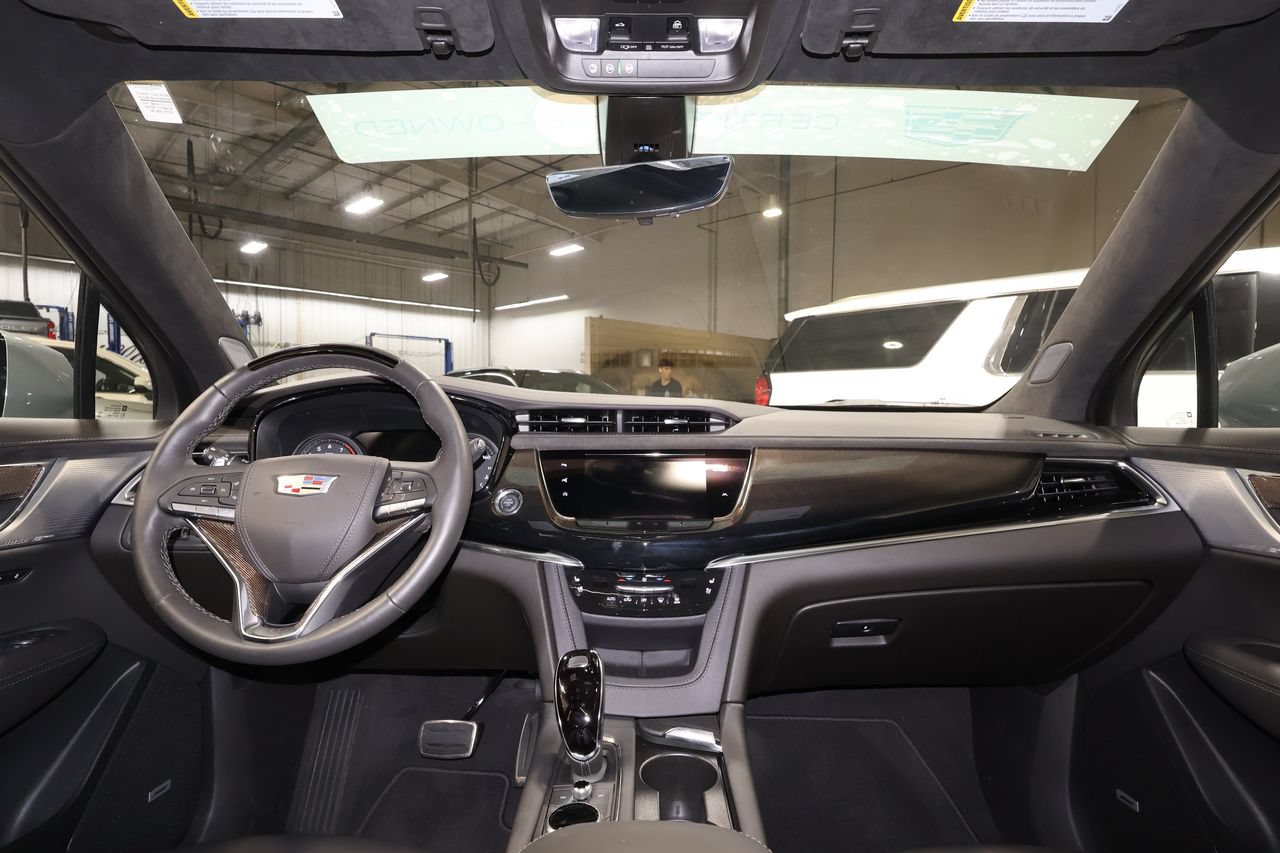 Certified 2025 Cadillac XT6 Sport w/ Platinum Package AWD/4WD image 29