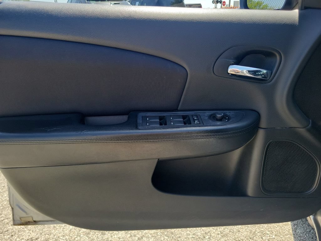 Used 2014 Chrysler 200 Touring w/ 200 S Group FWD image 17