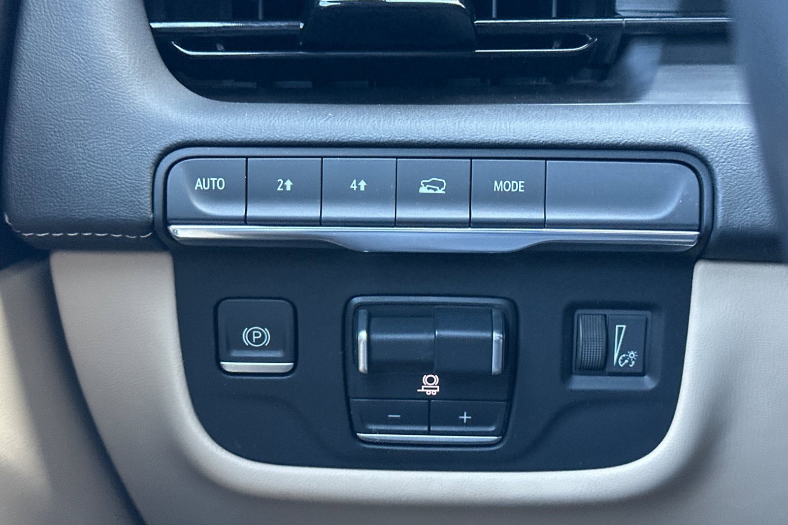 Certified 2023 Cadillac Escalade Premium Luxury w/ Performance Package image 44