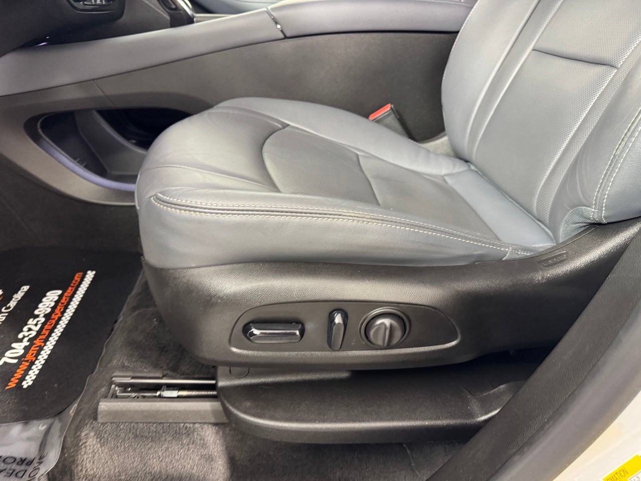 Used 2019 Buick Enclave Essence w/ LPO, Luxury Package FWD image 11